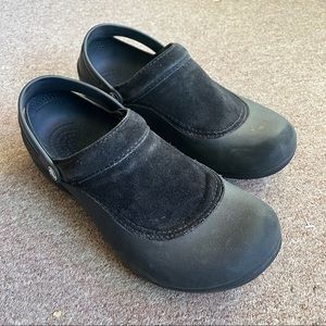 Crocs Troika Black Suede Clog Sandals Women’s Size 9